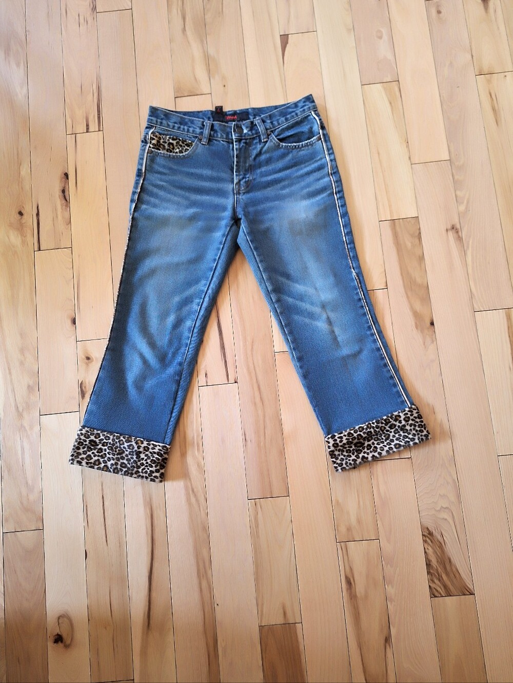 Women’s Medium Wash Capri Jeans with Tuxedo Side Stripes & Leopard Cuffs Size28"